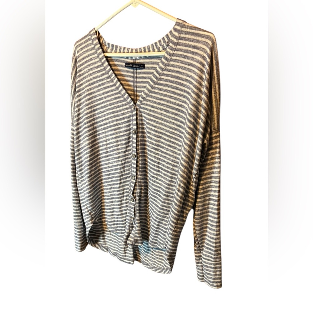 Abercrombie & Fitch Gray Striped V-Neck Long Sleeve Top Size Small - Picture 4 of 6